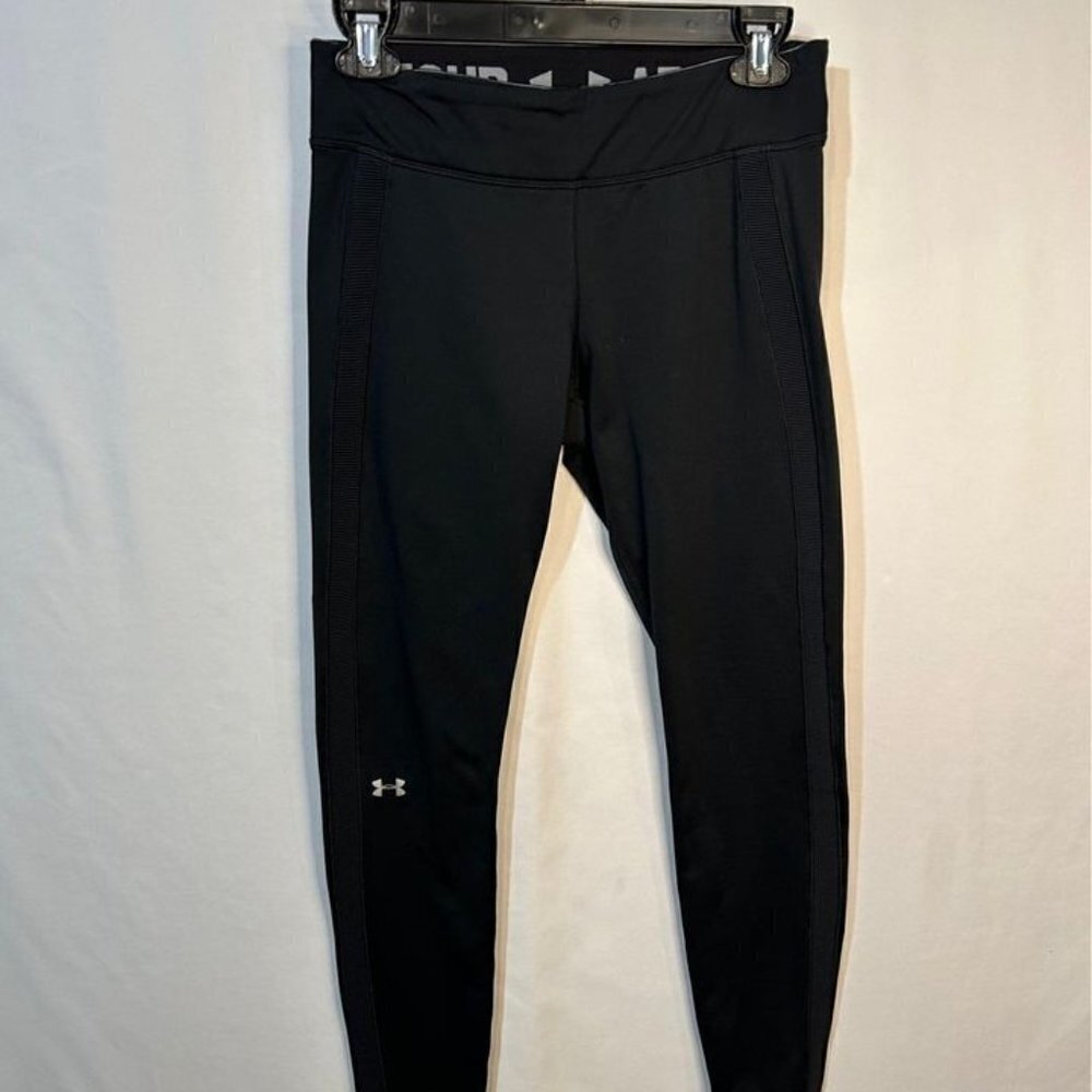 Under armour leggings. Size medium. New condition. Thick waste band.